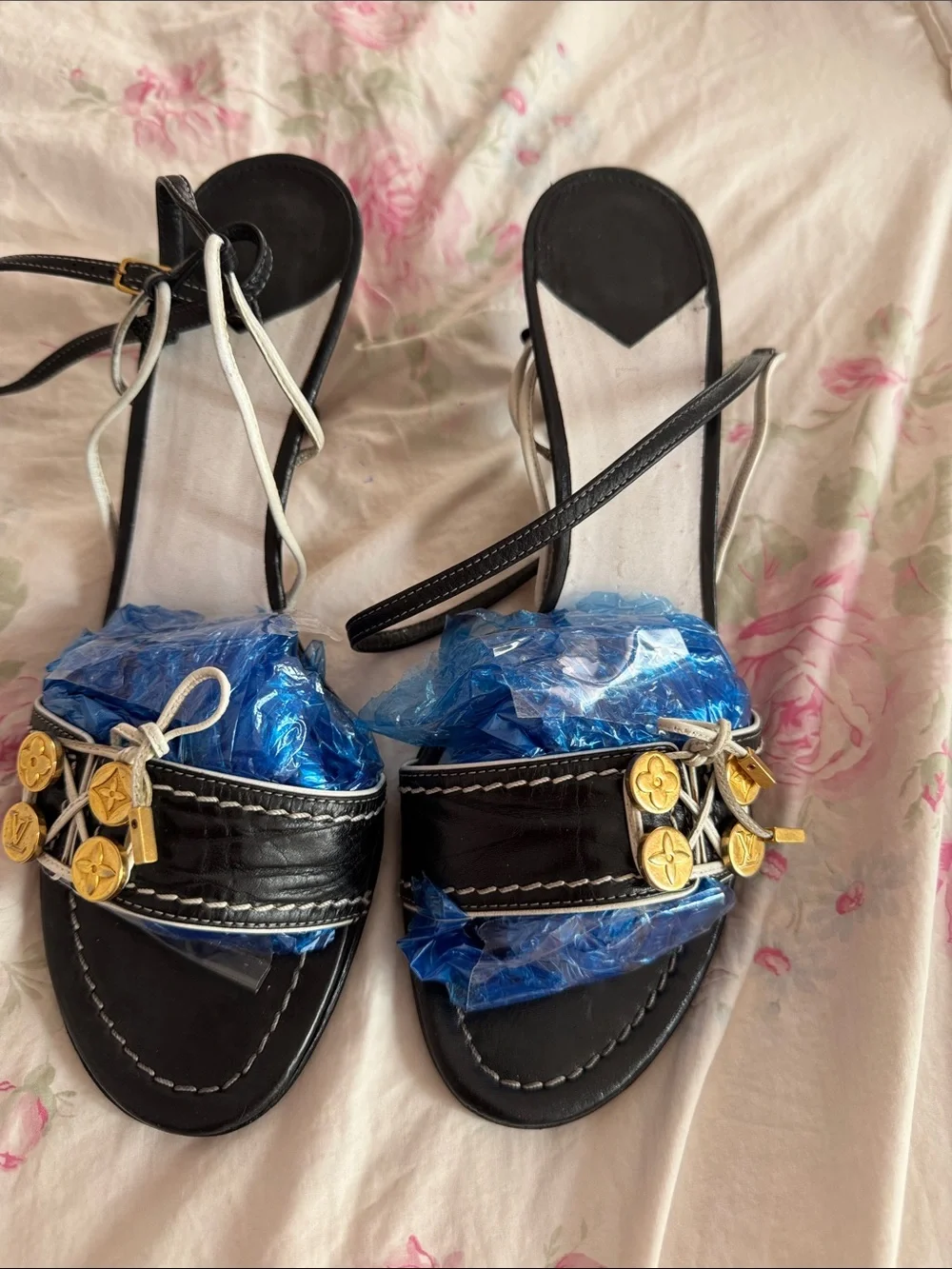 Louis Vuitton Black Strappy Women's Sandals with Gold Charm Accents Sz 8 1/2 - Picture 1 of 5
